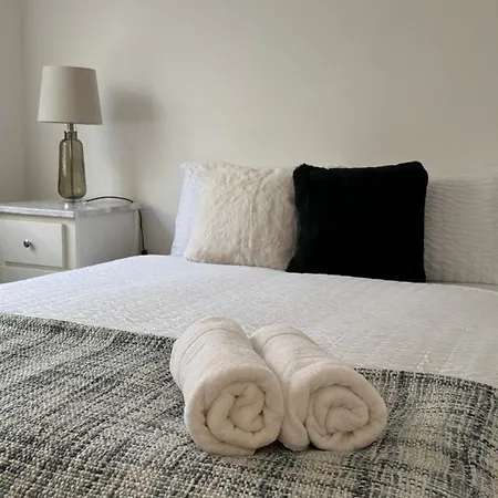 Guest house Cozy Luxe Shared House