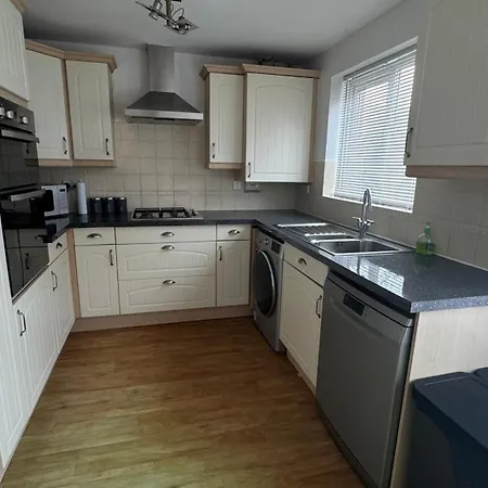 Cozy Luxe Shared House Guest house Filton